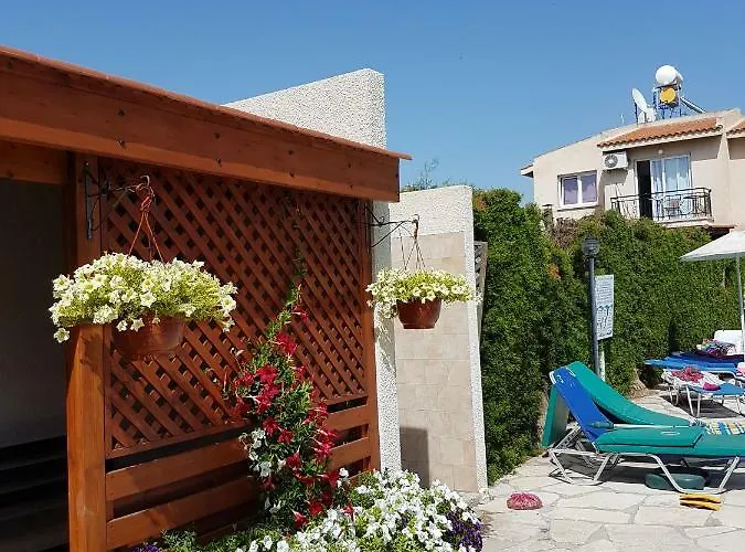 Jasmin Gardens 파포스